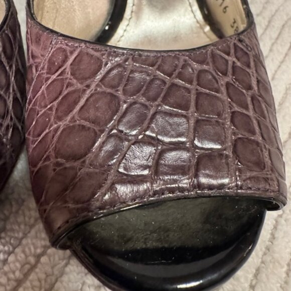 Dolce & Gabbana Alligator Pumps - Picture 8 of 8